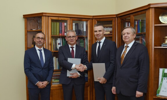 Porozumienie z adwokaturą podpisane. To świetna wiadomość dla studentów kierunków prawo i administracja